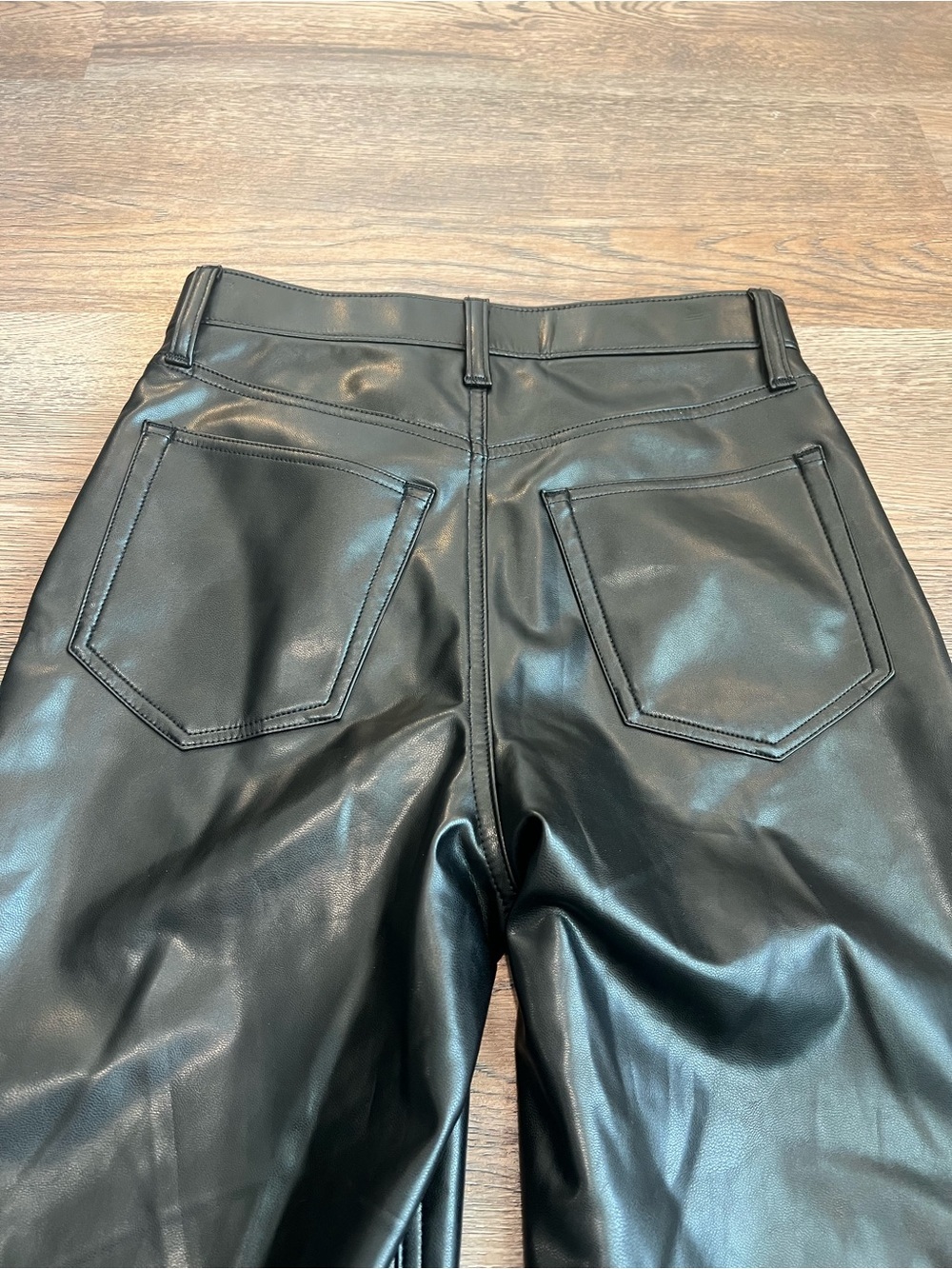 Abercrombie High Rise 90s Relaxed Vegan Leather Pants Black Women’s 27 4 Short - Picture 7 of 11